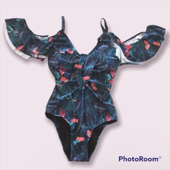 Ruffled Cold Shoulder One-Piece Swimsuit Sz. Medium - Picture 4 of 8